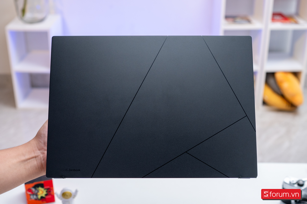 Đánh giá ASUS Zenbook 14 OLED 2025: Không chỉ mỏng...