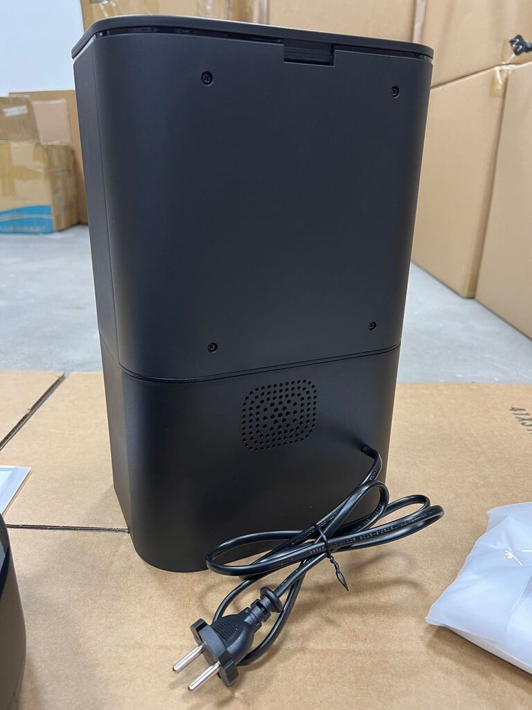 Robot hút bụi và lau nhà